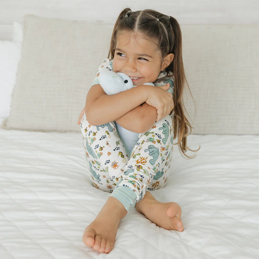 Manatee Two-Piece Bamboo Short Sleeve Pajama Set- White/Multi