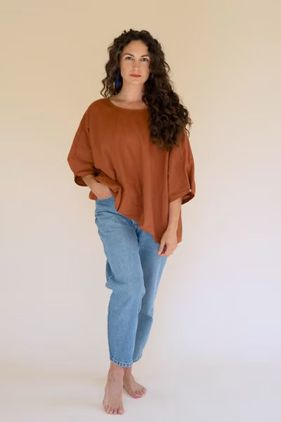 Short-Sleeve Blouse with Button Detail on Sleeves / Cinnamon