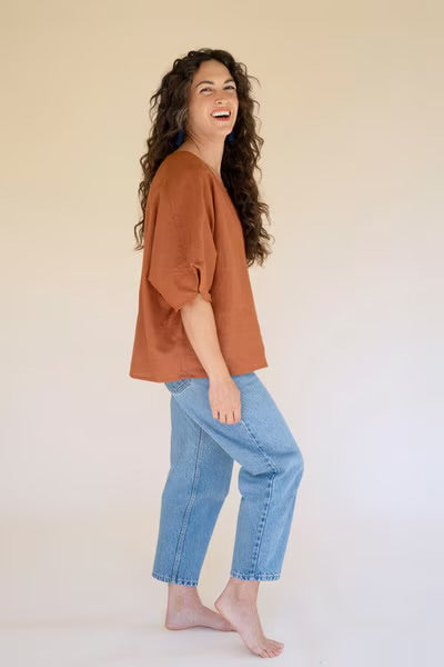 Short-Sleeve Blouse with Button Detail on Sleeves / Cinnamon