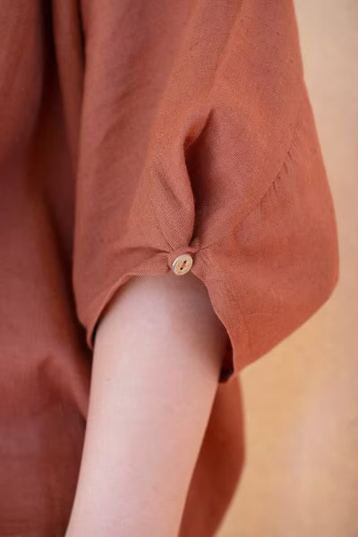 Short-Sleeve Blouse with Button Detail on Sleeves / Cinnamon