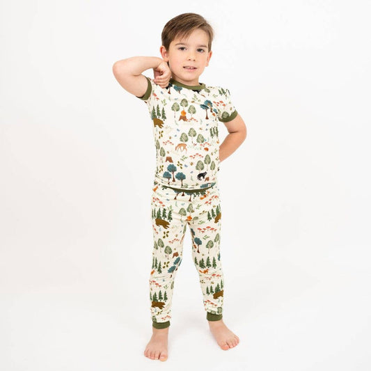 In the Woods Two-Piece Bamboo Short Sleeve Kids Pajama Pants Set: Green/Multi